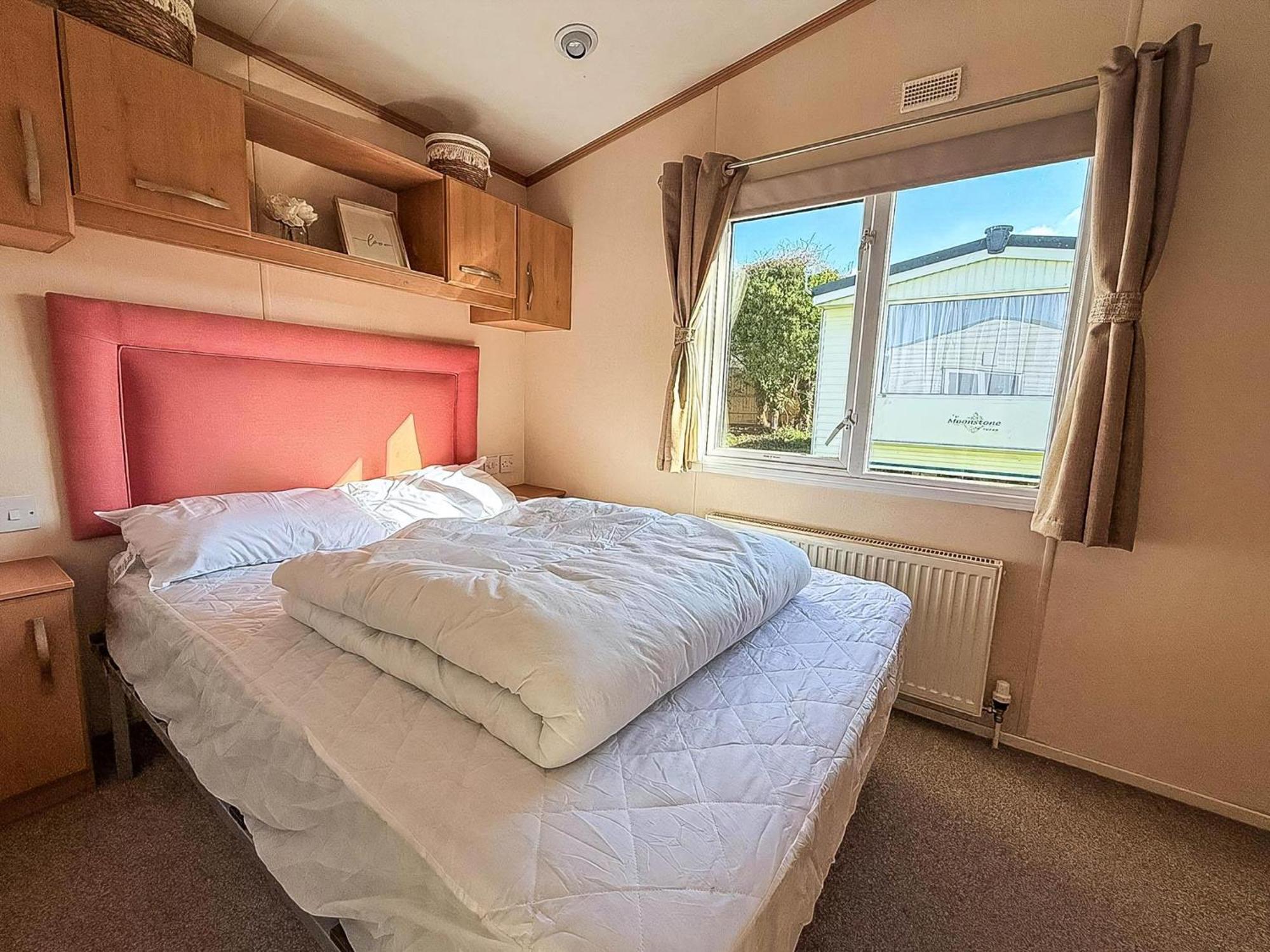 Lovely 6 Berth Caravan For Hire At Manor Park In Hunstanton Norfolk Ref 23044S Exterior foto