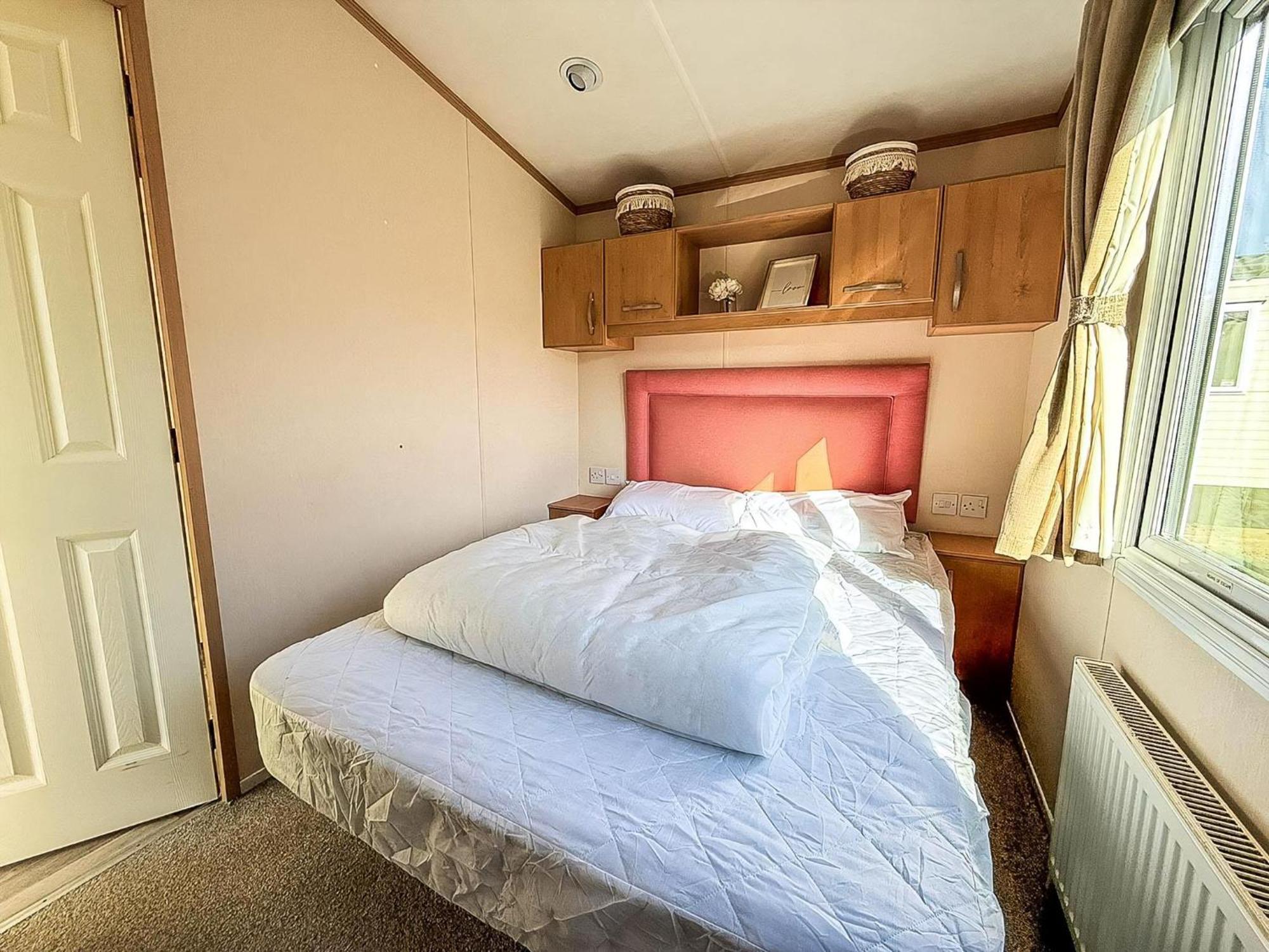 Lovely 6 Berth Caravan For Hire At Manor Park In Hunstanton Norfolk Ref 23044S Exterior foto