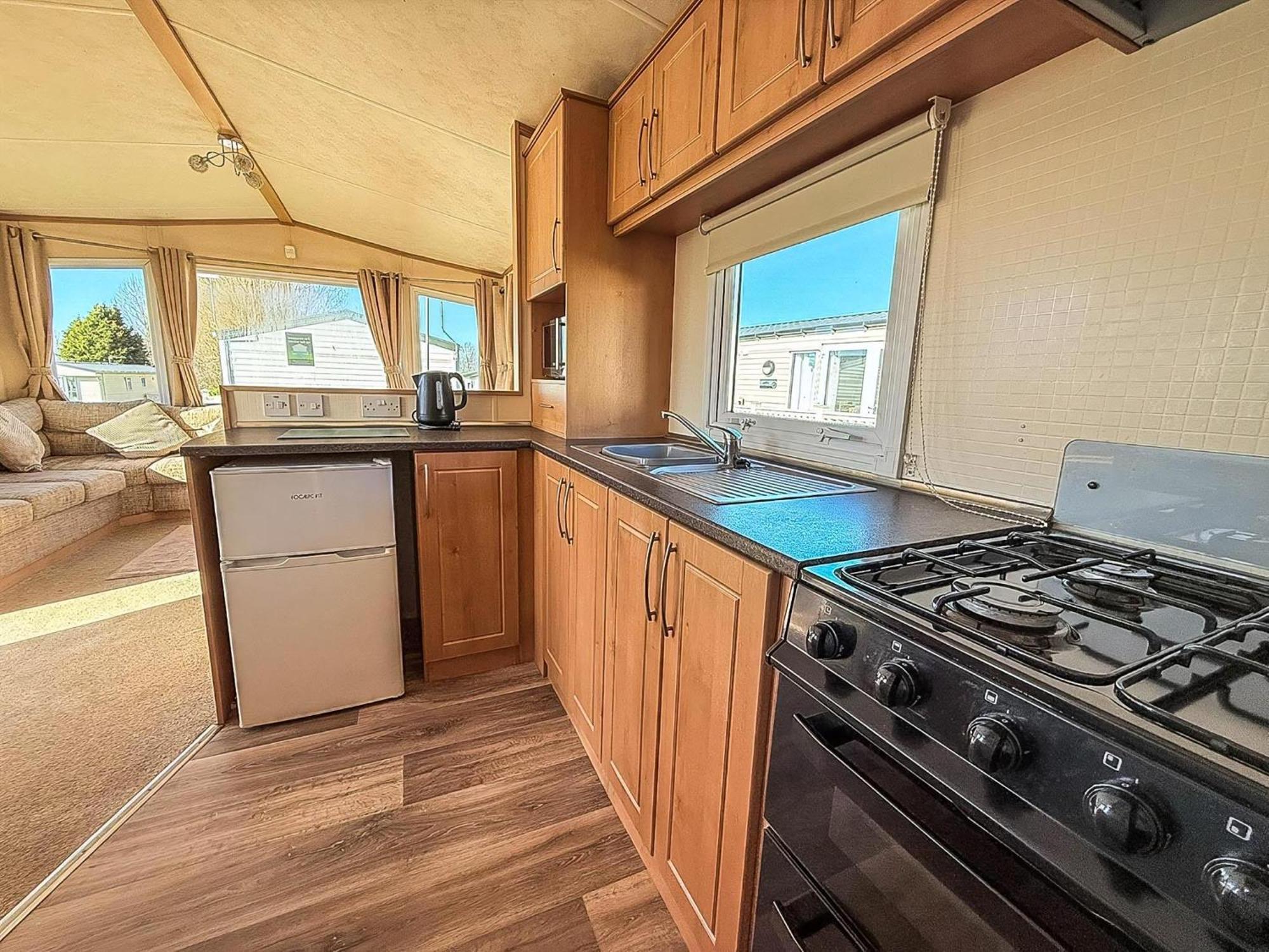 Lovely 6 Berth Caravan For Hire At Manor Park In Hunstanton Norfolk Ref 23044S Exterior foto
