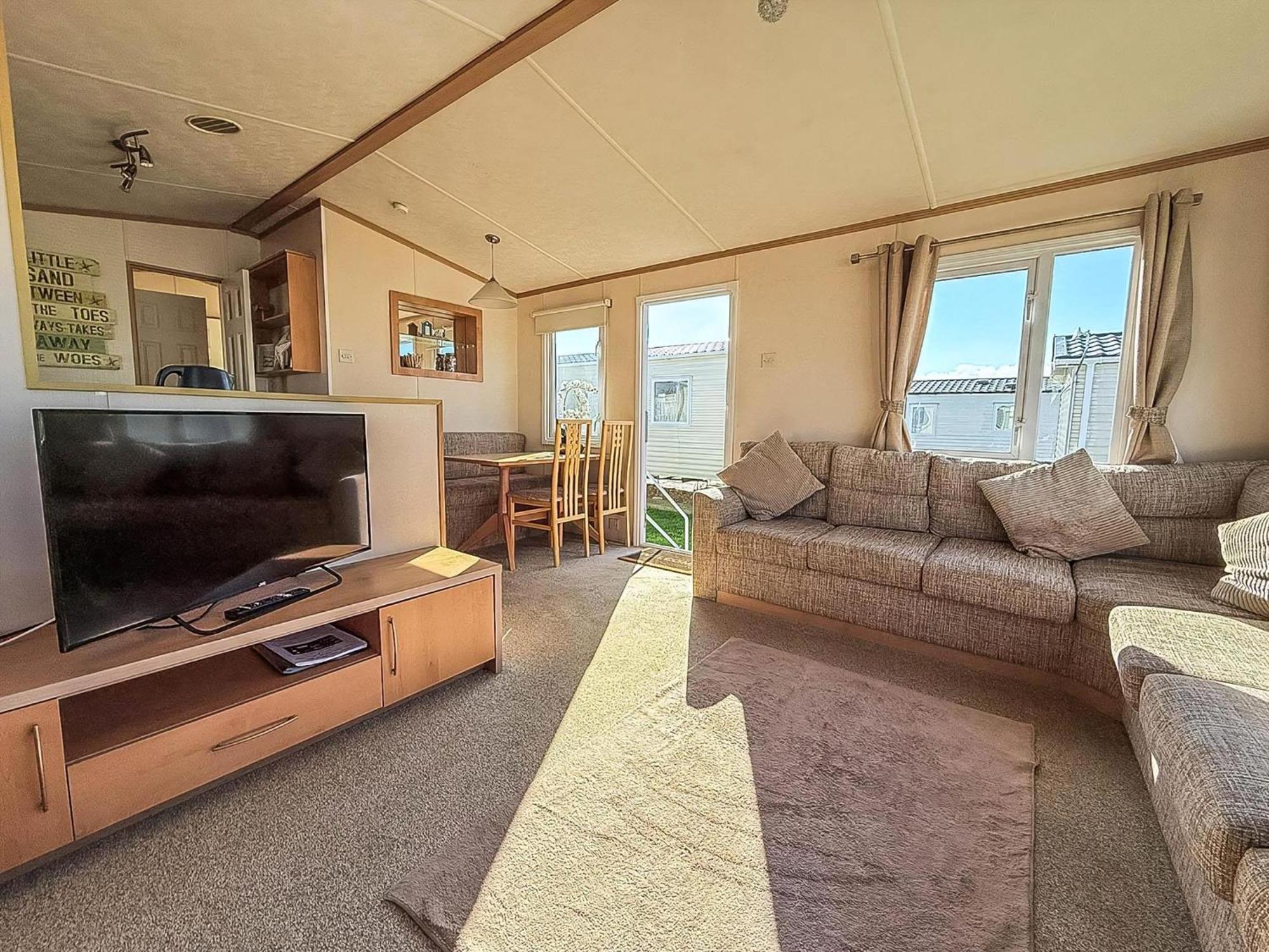 Lovely 6 Berth Caravan For Hire At Manor Park In Hunstanton Norfolk Ref 23044S Exterior foto